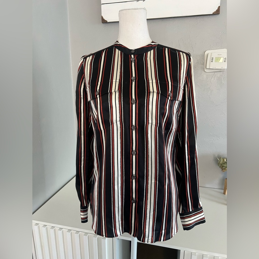 Veronica Beard
Long-Sleeve Top size 4
